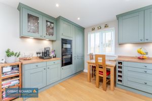 Kitchen/Diner- click for photo gallery